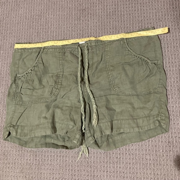 Women’s Lucky Brand Olive Linen Shorts - Picture 2 of 5